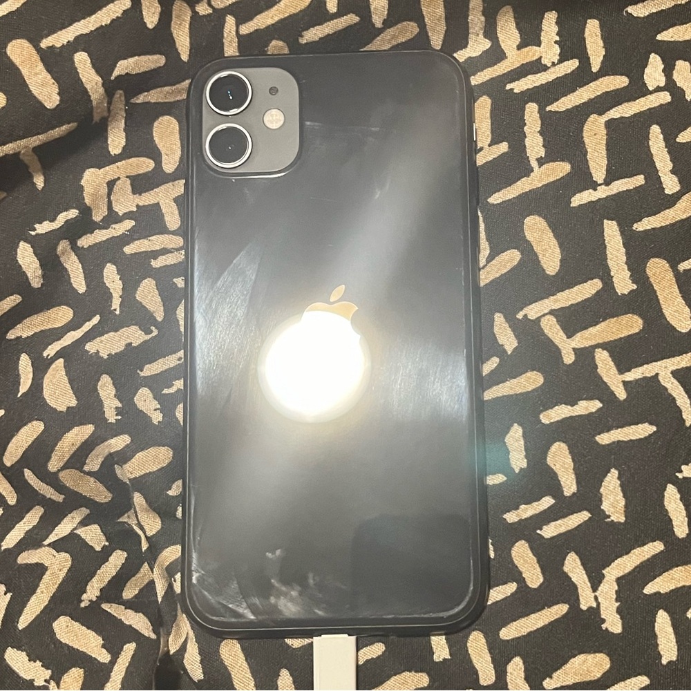 iPhone 11 apple